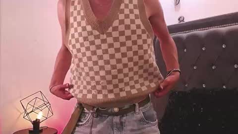 Snapshot of ozorio_dany chatting on September 2025 04:01:02 AM Dany Ozorio online show from September 2025 04:01:02 AM