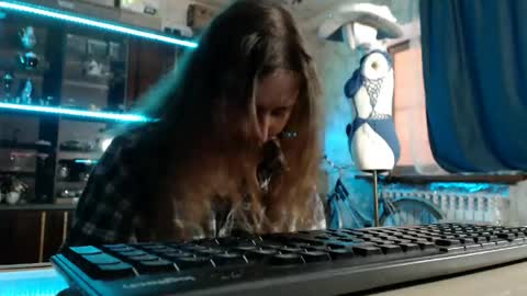 Ella online show from April 2026 06:42:02 AM