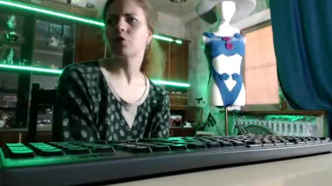 Ella online show from May 2026 06:41:02 AM