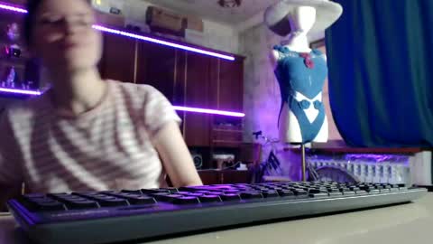 Ella online show from May 2026 07:37:02 AM