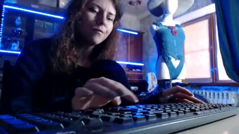 Ella online show from May 2026 07:04:01 AM