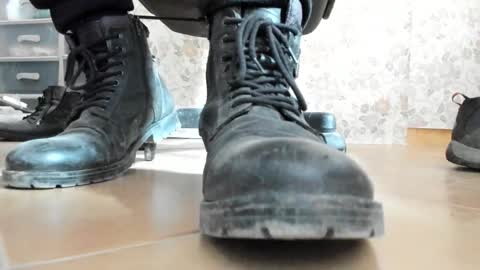 Snapshot of pablomenesssl chatting on December 2025 12:34:02 PM Pablo Meness online show from December 2025 12:34:02 PM