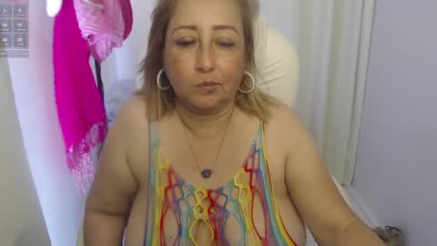 Snapshot of paiperhalliwey chatting on February 2025 05:40:02 PM paiperhalliwey online show from February 2025 05:40:02 PM