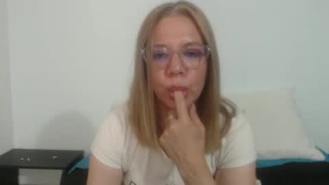 Snapshot of paloma_martin chatting on April 2026 10:08:02 PM paloma online show from April 2026 10:08:02 PM