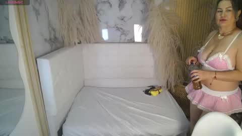 Snapshot of pamela_milf46 chatting on December 2025 07:11:02 PM pamela_milf46 online show from December 2025 07:11:02 PM