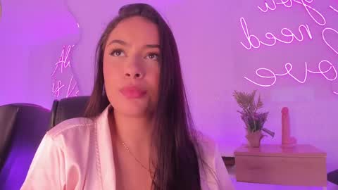 Manuela online show from February 2025 10:15:02 AM