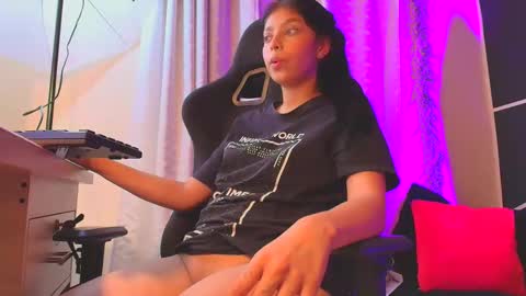 Snapshot of pamelahottie_ chatting on February 2026 04:40:02 AM PAMELA online show from February 2026 04:40:02 AM