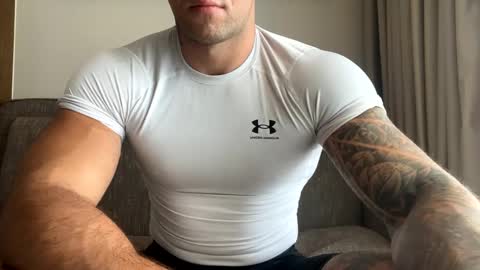 Snapshot of panther_style chatting on February 2025 03:54:01 AM Oleg online show from February 2025 03:54:01 AM