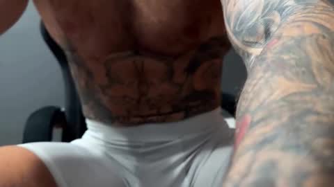 Snapshot of panther_style chatting on November 2025 04:50:01 PM Oleg online show from November 2025 04:50:01 PM