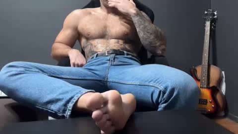 Snapshot of panther_style chatting on November 2025 04:00:02 AM Oleg online show from November 2025 04:00:02 AM