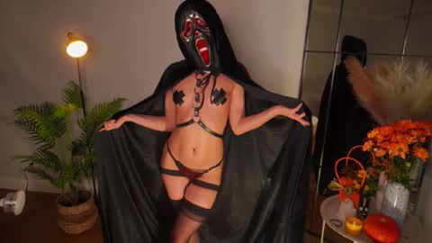 Snapshot of pantykrist chatting on October 2025 10:44:02 PM Kristina Kriss online show from October 2025 10:44:02 PM