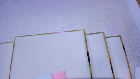 Paola  online show from September 2025 11:26:01 AM