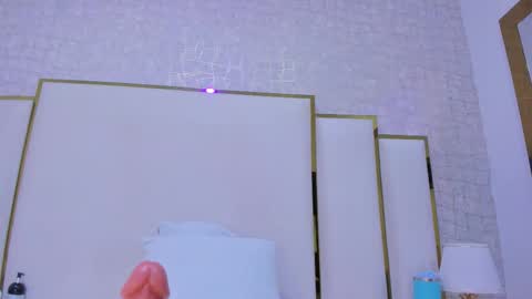 Paola  online show from October 2025 11:44:02 AM