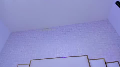 Paola  online show from November 2025 11:35:01 AM