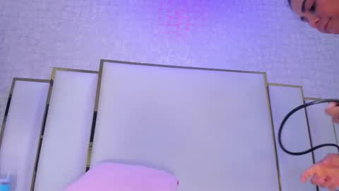 Paola  online show from April 2026 09:35:02 AM