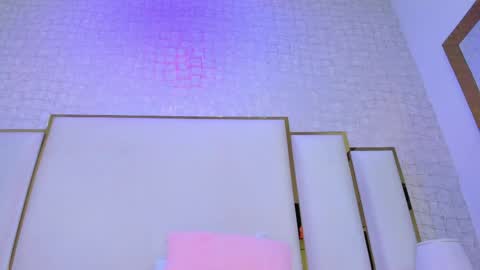 Paola  online show from May 2026 12:35:02 PM