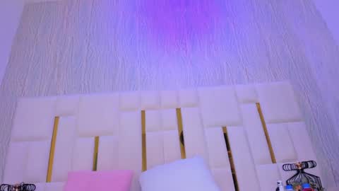 Paola  online show from May 2026 11:59:01 AM