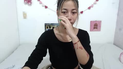 Snapshot of paolabotero chatting on March 2025 04:24:01 PM Paola online show from March 2025 04:24:01 PM