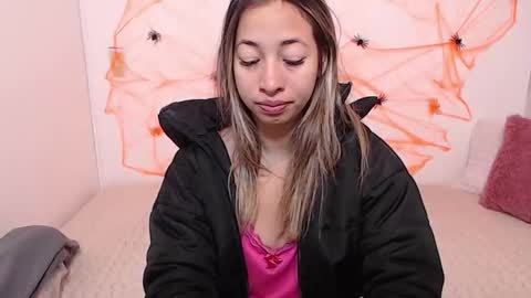 Snapshot of paolabotero chatting on October 2025 11:40:01 AM Paola online show from October 2025 11:40:01 AM