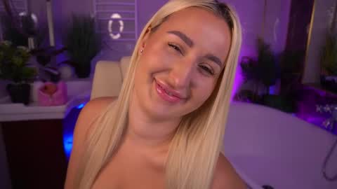 Lia online show from May 2026 01:42:02 PM