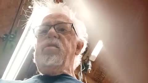 papajb70 online show from November 2025 01:41:02 AM