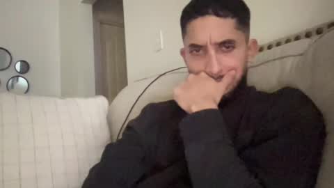 papicubano_guapo23cm online show from December 2025 03:15:02 AM