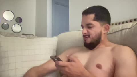 Snapshot of papicubano_guapo23cm chatting on April 2026 11:52:02 AM papicubano_guapo23cm online show from April 2026 11:52:02 AM