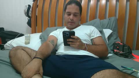 Snapshot of papiipr185 chatting on May 2026 06:04:01 PM PapiiPR185 online show from May 2026 06:04:01 PM