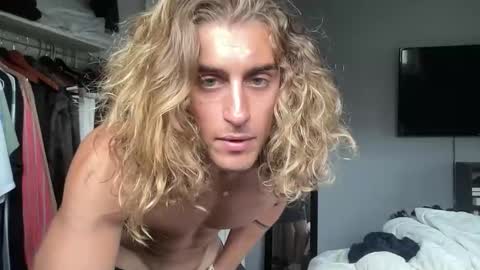 Snapshot of papitarzan03 chatting on May 2026 04:25:02 PM papitarzan03 online show from May 2026 04:25:02 PM