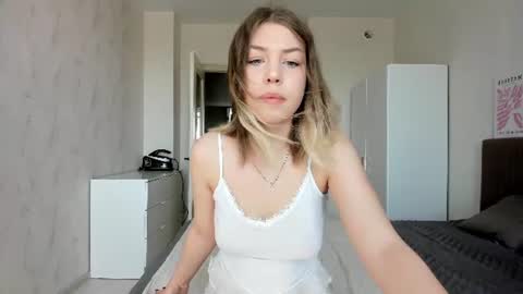 Melena online show from August 2026 02:35:01 AM