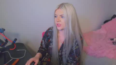 Snapshot of paradise_for_you_ chatting on November 2025 04:05:01 AM Victoria online show from November 2025 04:05:01 AM