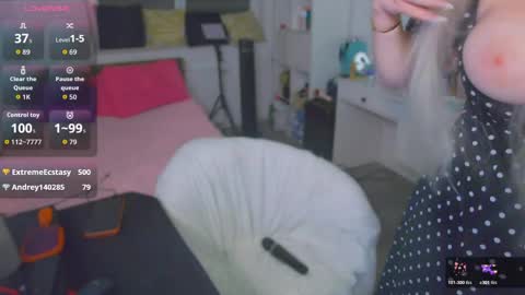 Snapshot of paradise_for_you_ chatting on May 2026 01:47:02 AM Victoria online show from May 2026 01:47:02 AM