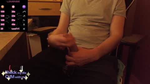 Snapshot of paranoiid chatting on December 2024 09:27:02 AM Sascha online show from December 2024 09:27:02 AM