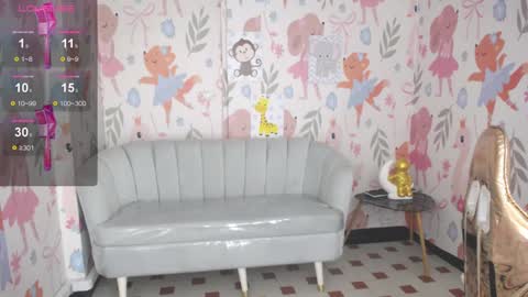 Snapshot of paris09_v chatting on January 2025 10:40:01 AM PARIS online show from January 2025 10:40:01 AM