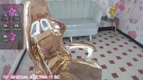 Snapshot of paris09_v chatting on March 2025 09:18:01 AM PARIS online show from March 2025 09:18:01 AM