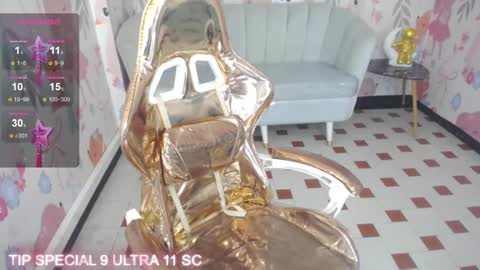 Snapshot of paris09_v chatting on March 2025 06:13:02 AM PARIS online show from March 2025 06:13:02 AM