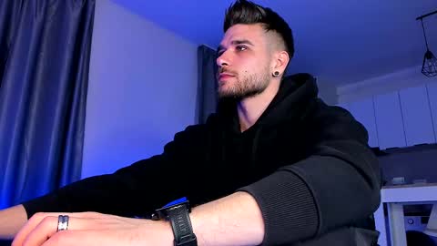 Paris online show from February 2025 04:50:02 PM