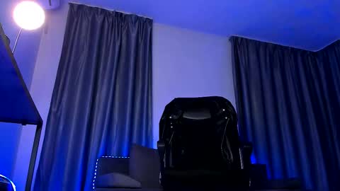 Paris online show from February 2026 09:41:01 PM