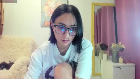 Paris online show from February 2026 07:12:01 PM