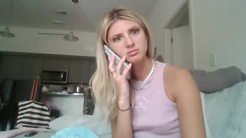 parisbaby2000 online show from September 2025 02:28:01 PM