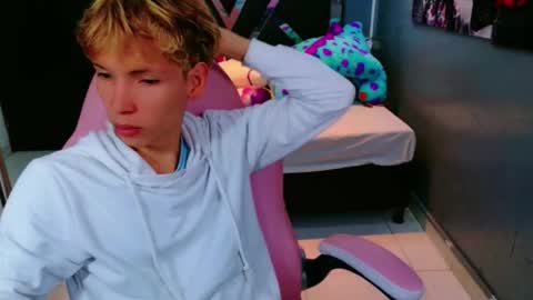 park_jimin1 online show from September 2025 12:06:01 PM