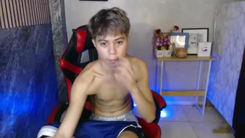 Snapshot of parkseo_yeon chatting on October 2025 01:56:01 AM HENRY online show from October 2025 01:56:01 AM