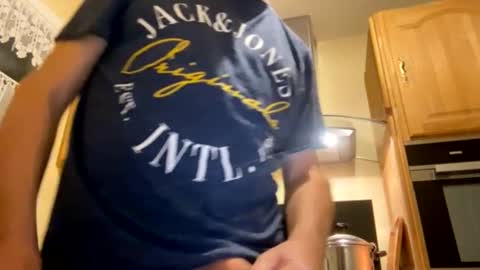 pascalou02 online show from December 2025 06:02:01 PM