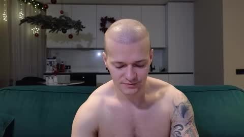 Pashka online show from December 2025 06:28:01 AM