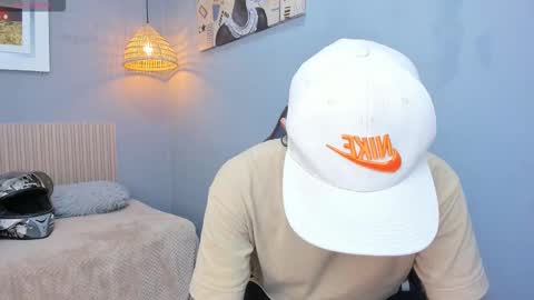 PATRICK online show from November 2025 08:00:01 PM