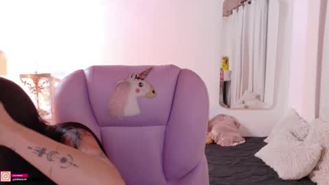Sofa online show from April 2026 04:48:02 AM