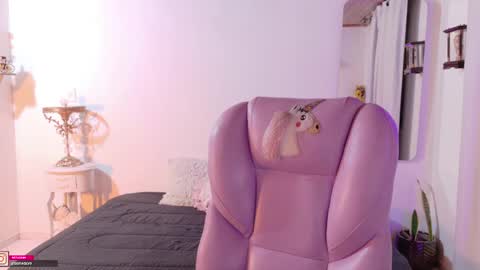 Sofa online show from May 2026 04:54:01 AM