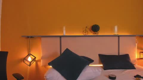 Paul online show from December 2024 04:05:01 PM