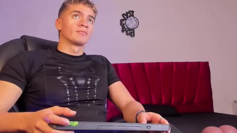 Paull George online show from October 2025 01:52:01 PM