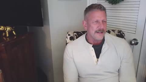 Snapshot of paul_longcut chatting on February 2026 02:29:02 AM Paul Roland online show from February 2026 02:29:02 AM